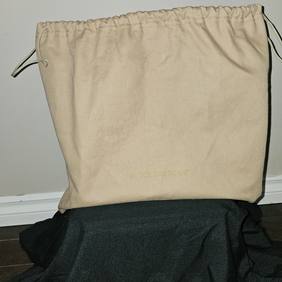 Authentic Burberry Bag - Picture 12 of 13
